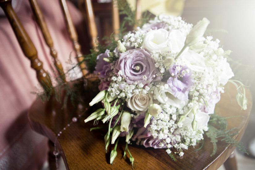 Fotografo matrimonio Torino: il bouquet di una sposa elegante di Torino