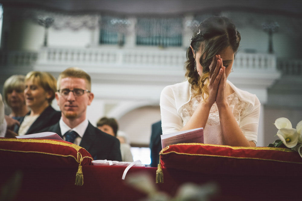 Fotografo matrimonio Torino: intensità e preghiera